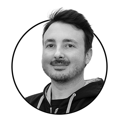 portrait de Pierre Louis, le chien mascotte du magasin plongequilibre à paris