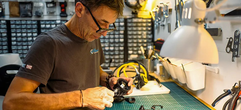 Technicien en atelier Plongéquilibre à Paris – entretien et réparation de matériel de plongée