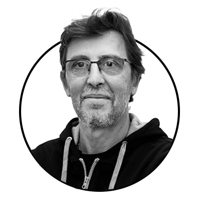 portrait sur fond blanc chef atelier plongequilibre