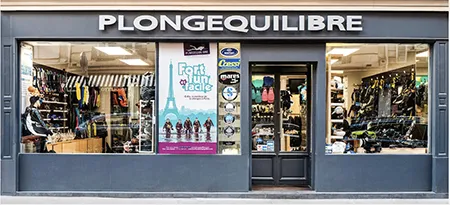 Façade du magasin Plongéquilibre à Paris 8ᵉ, spécialiste en matériel de plongée